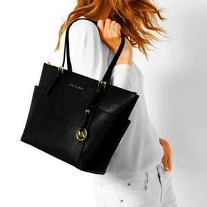 Michael Kors jet set tote in black leather